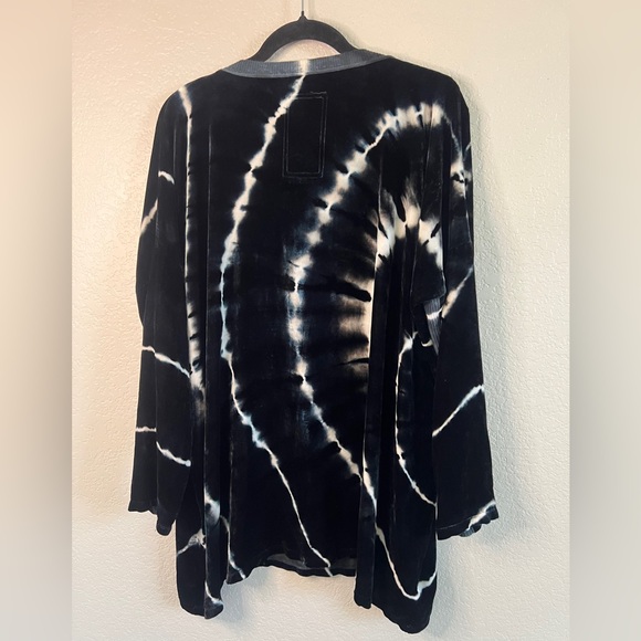 Johnny Was Blue/White Tie Dye Oversized Velvet Tunic Long Sleeve. Size M - Picture 5 of 7